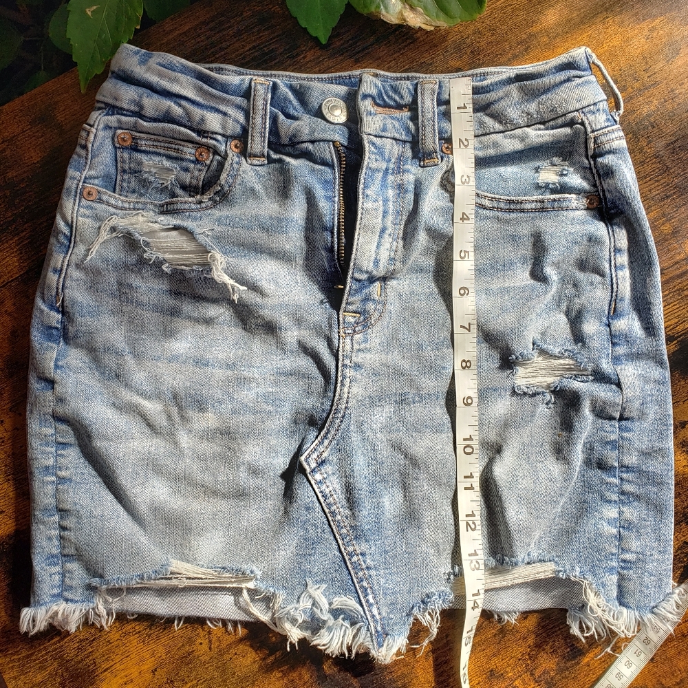 AE US2 distressed light denim mini skirt - Picture 4 of 6